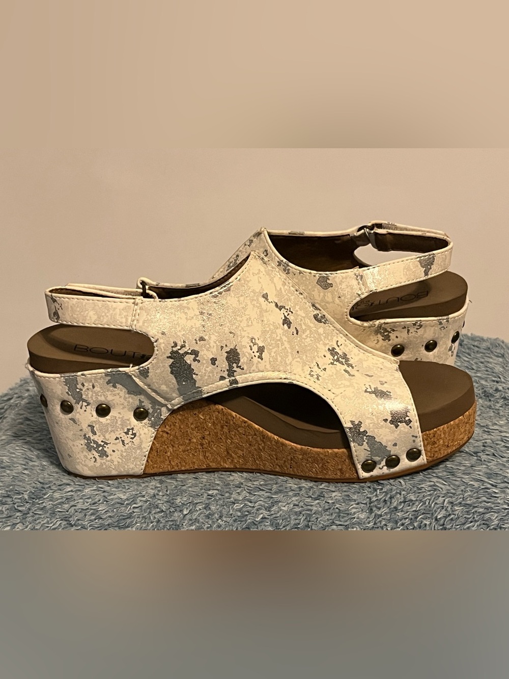 Neutral Speckle Wedge Sandals with Cork Platform - Women's